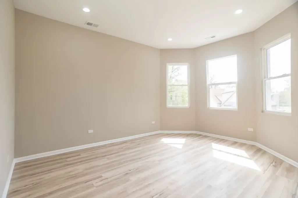 6227 South May Street Chicago IL 60621