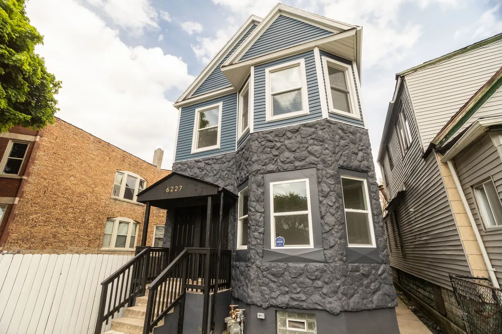 6227 South May Street Chicago IL 60621