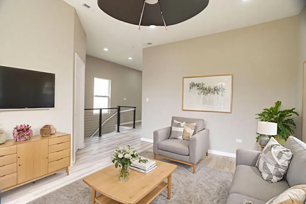 6227 South May Street Chicago IL 60621