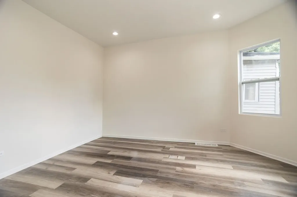 6227 South May Street Chicago IL 60621