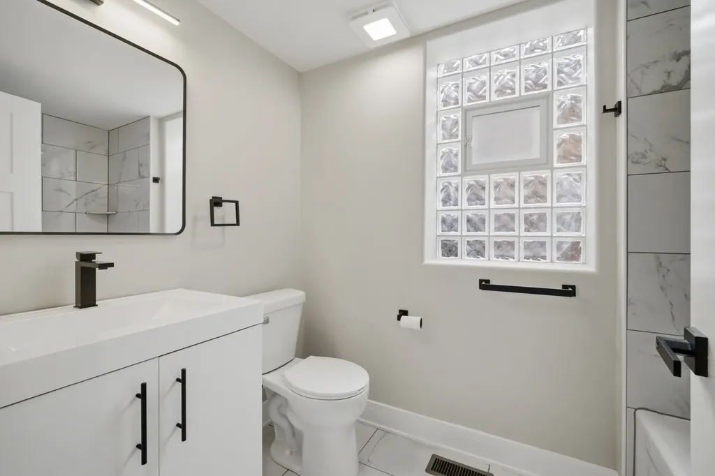 533 East 88th Place Chicago IL 60619