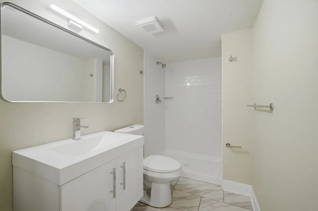 533 East 88th Place Chicago IL 60619