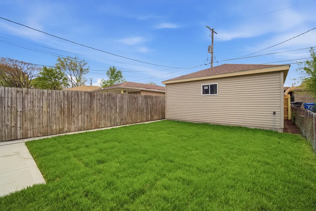 533 East 88th Place Chicago IL 60619
