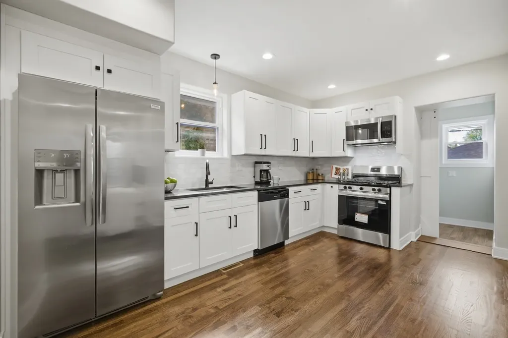 533 East 88th Place Chicago IL 60619