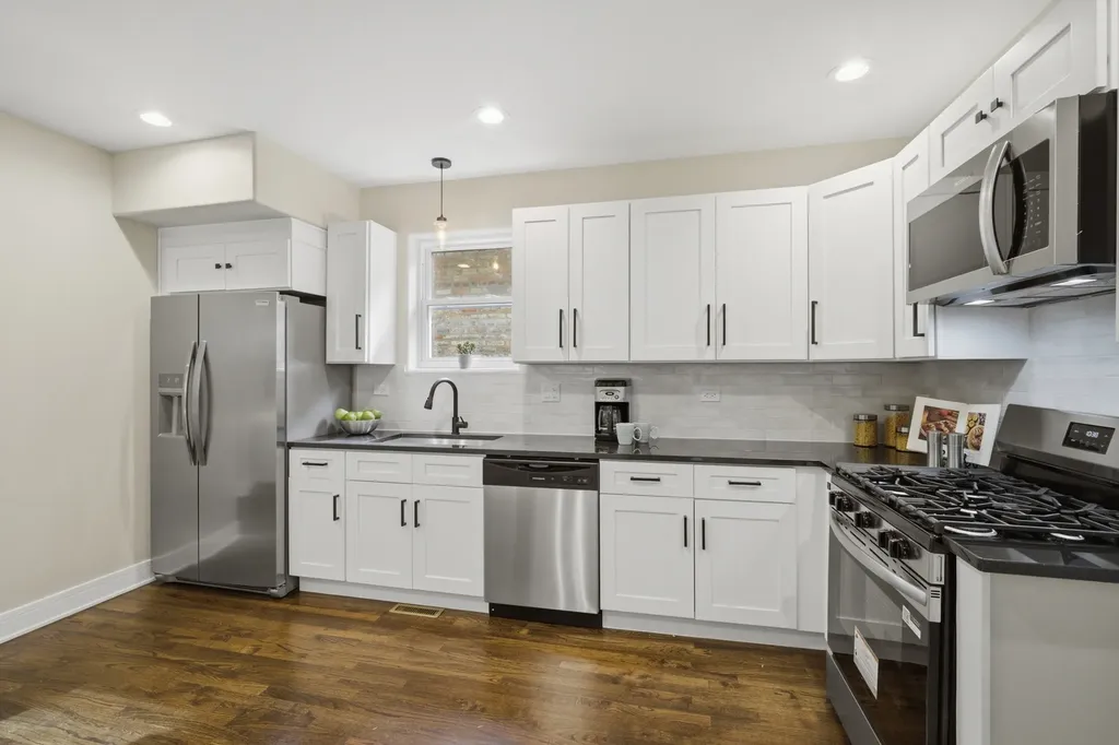533 East 88th Place Chicago IL 60619