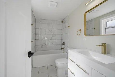 533 East 88th Place Chicago IL 60619
