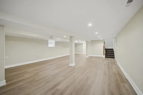 533 East 88th Place Chicago IL 60619