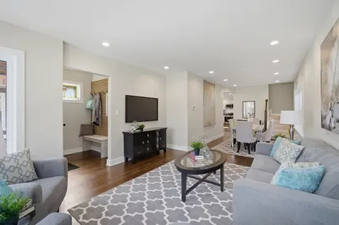 533 East 88th Place Chicago IL 60619