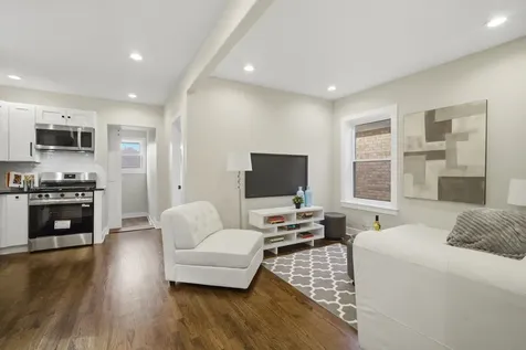533 East 88th Place Chicago IL 60619