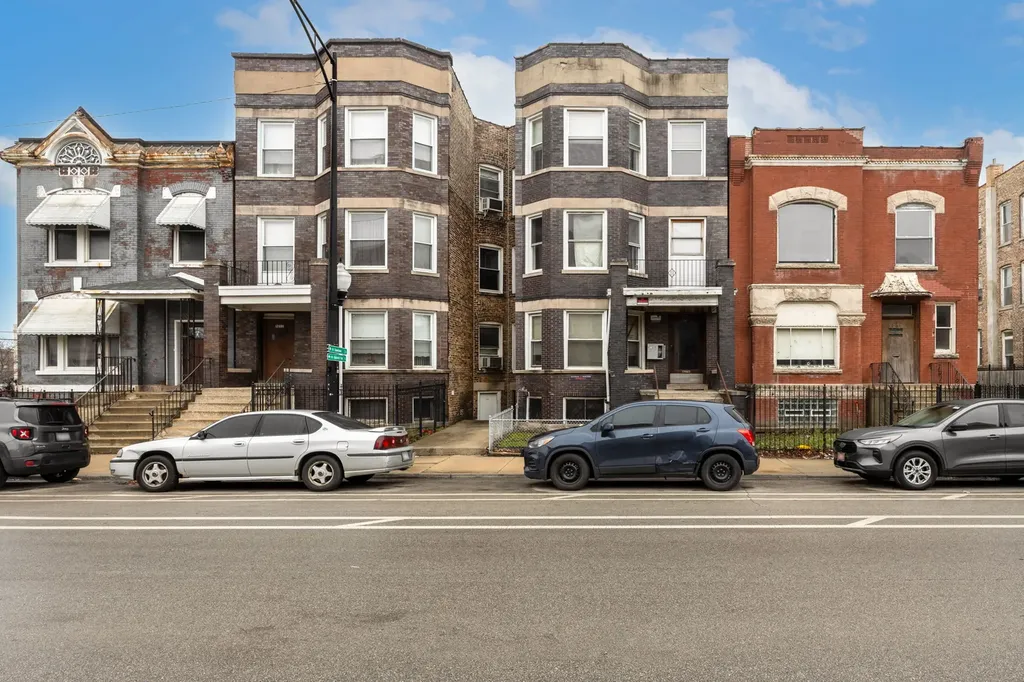 3213 West Warren Boulevard Chicago IL 60624