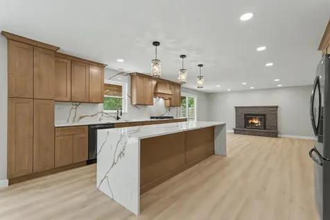 1504 Pfingsten Road Glenview IL 60025