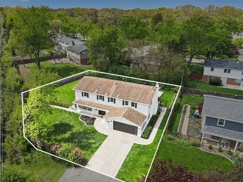 1504 Pfingsten Road Glenview IL 60025