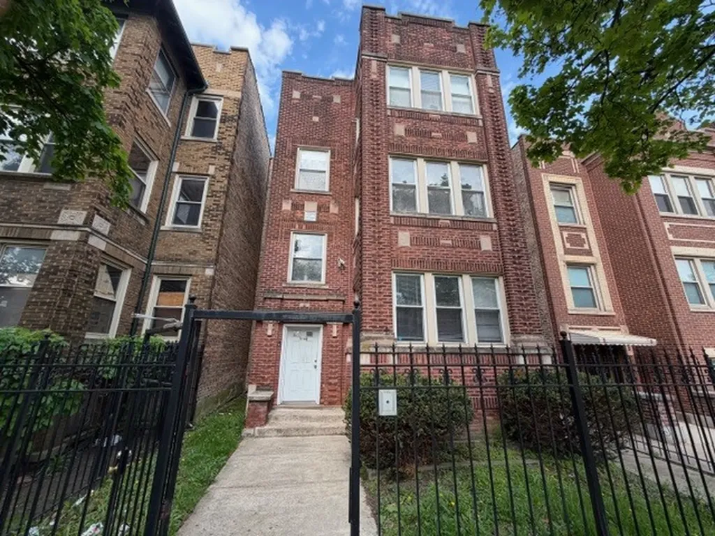 11146 South Vernon Avenue Chicago IL 60628