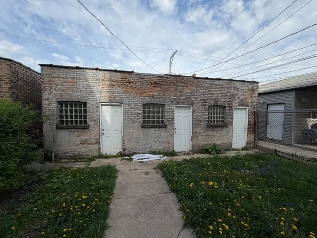 11146 South Vernon Avenue Chicago IL 60628