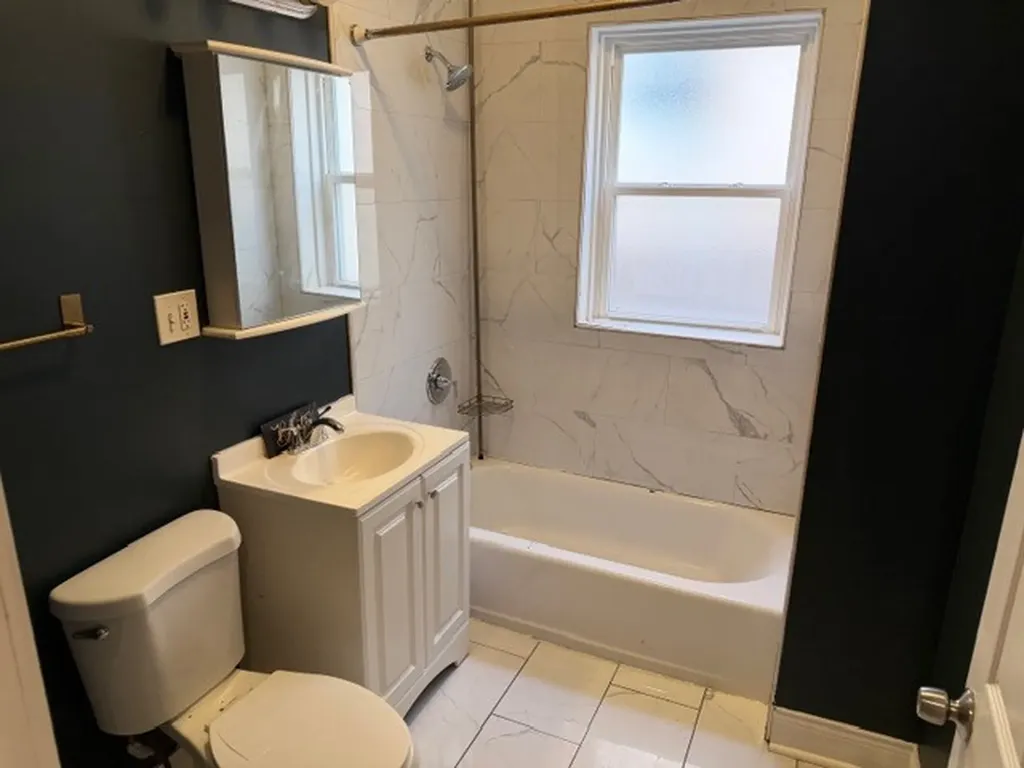 11146 South Vernon Avenue Chicago IL 60628