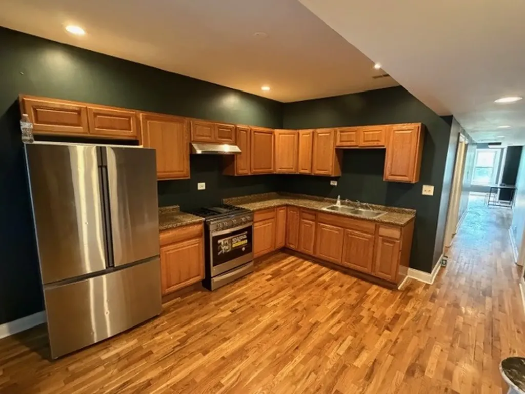 11146 South Vernon Avenue Chicago IL 60628