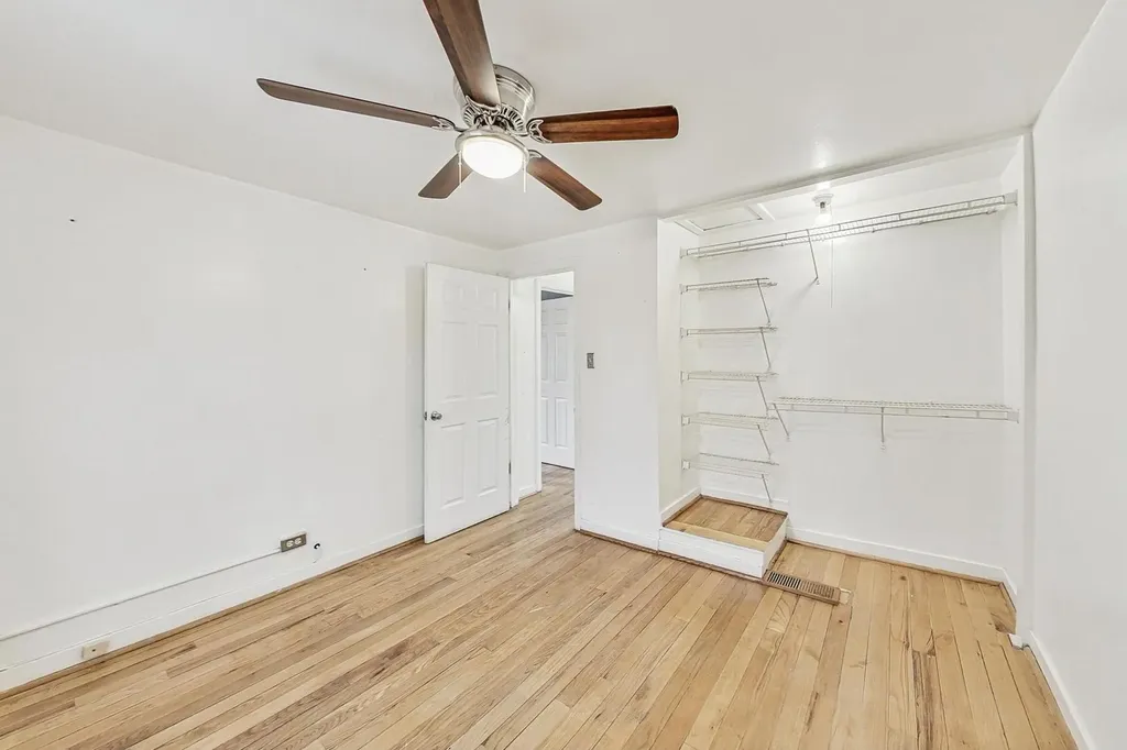 2123 West 83rd Street Chicago IL 60620