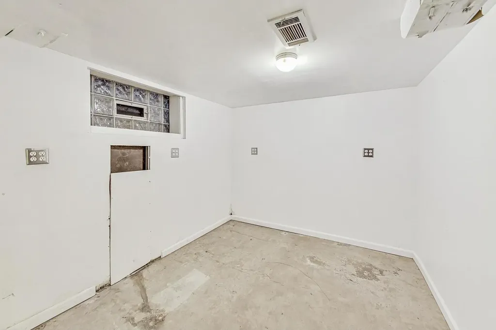 2123 West 83rd Street Chicago IL 60620