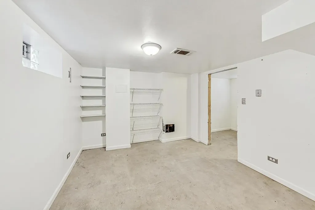 2123 West 83rd Street Chicago IL 60620