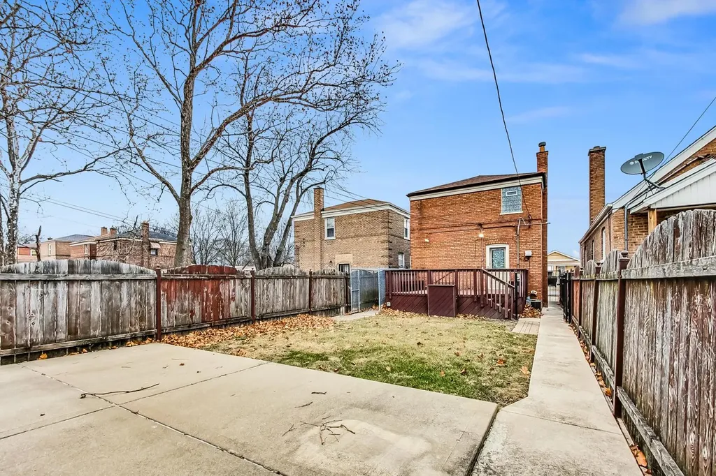 2123 West 83rd Street Chicago IL 60620