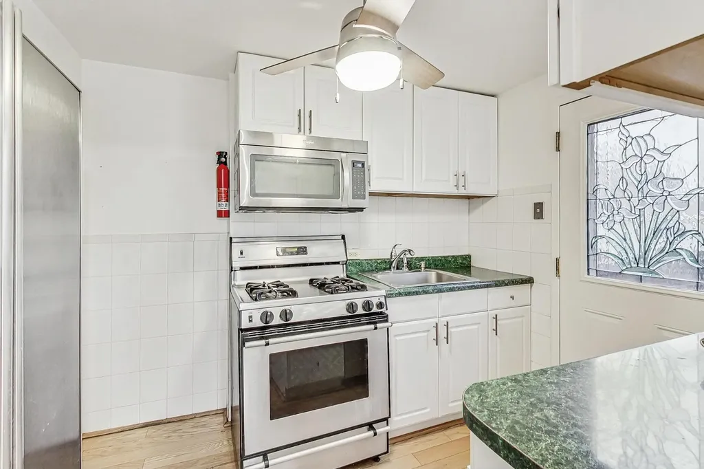 2123 West 83rd Street Chicago IL 60620