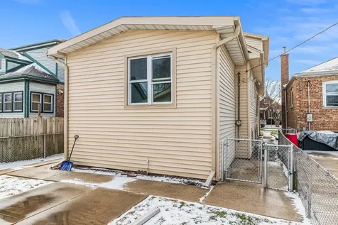 7424 West 57th Place Summit IL 60501