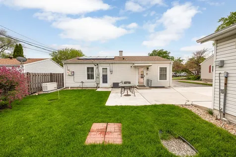 625 Lynn Avenue Romeoville IL 60446