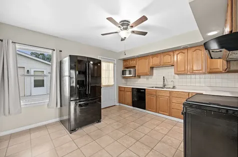 625 Lynn Avenue Romeoville IL 60446