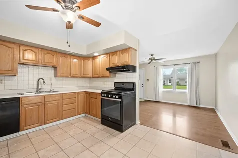 625 Lynn Avenue Romeoville IL 60446