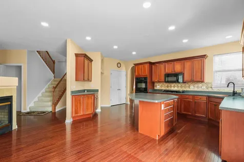 239 Pawtucket Avenue Elgin IL 60124