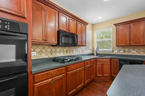 239 Pawtucket Avenue Elgin IL 60124