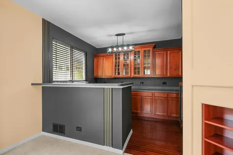 239 Pawtucket Avenue Elgin IL 60124
