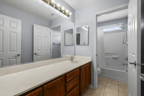 239 Pawtucket Avenue Elgin IL 60124