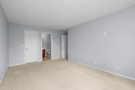 239 Pawtucket Avenue Elgin IL 60124
