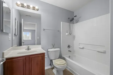 239 Pawtucket Avenue Elgin IL 60124
