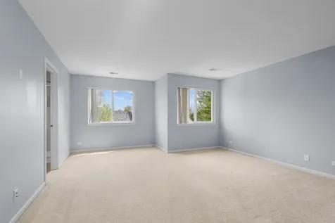 239 Pawtucket Avenue Elgin IL 60124