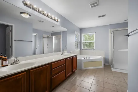 239 Pawtucket Avenue Elgin IL 60124
