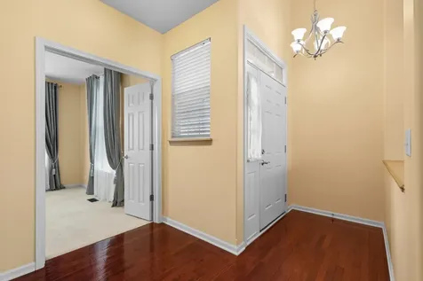 239 Pawtucket Avenue Elgin IL 60124