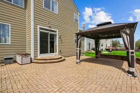 239 Pawtucket Avenue Elgin IL 60124