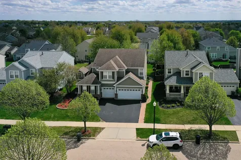 239 Pawtucket Avenue Elgin IL 60124