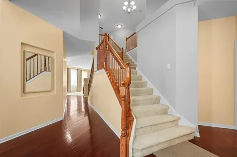239 Pawtucket Avenue Elgin IL 60124