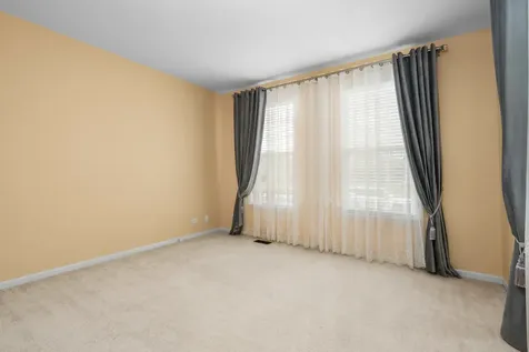 239 Pawtucket Avenue Elgin IL 60124