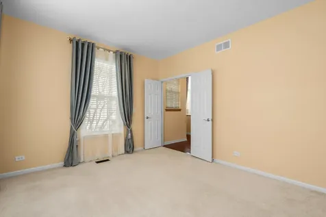 239 Pawtucket Avenue Elgin IL 60124