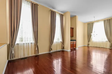 239 Pawtucket Avenue Elgin IL 60124