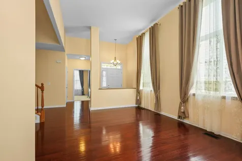 239 Pawtucket Avenue Elgin IL 60124