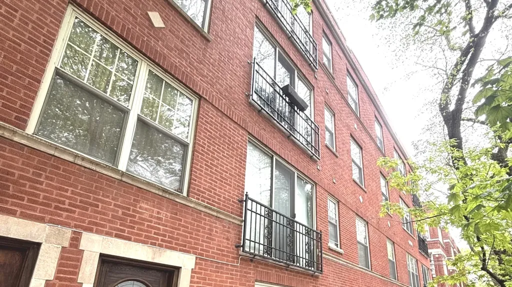 6157 North Lakewood Avenue Chicago IL 60660