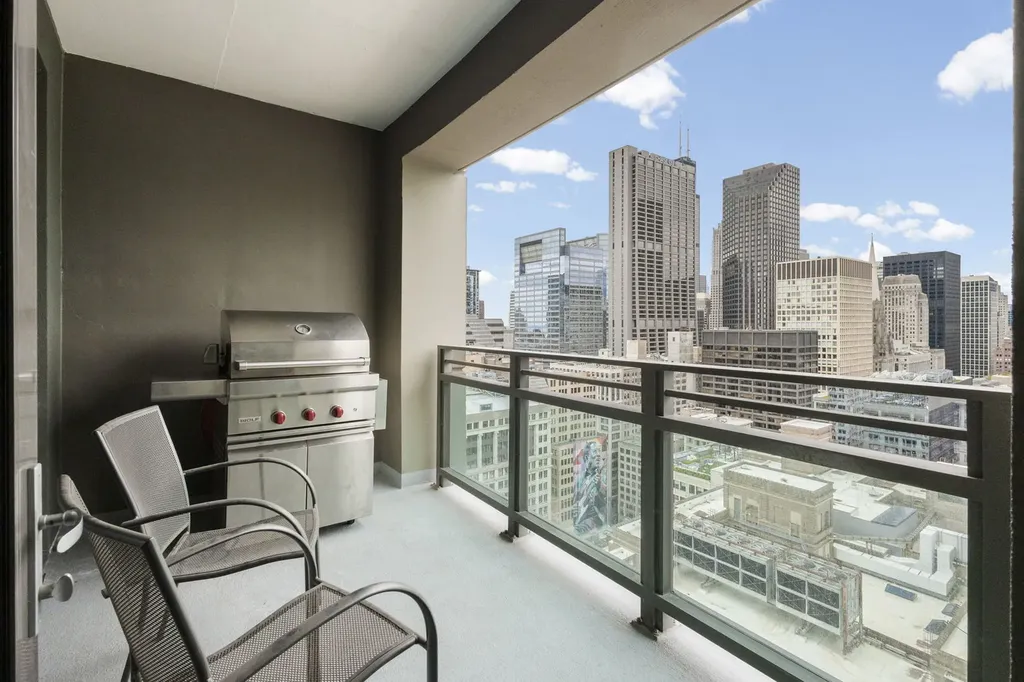 130 North Garland Court Chicago IL 60602