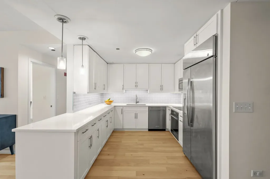 130 North Garland Court Chicago IL 60602
