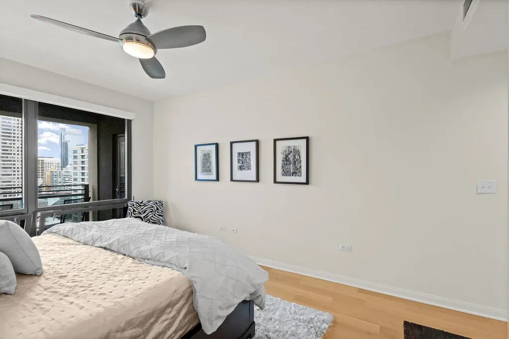 130 North Garland Court Chicago IL 60602