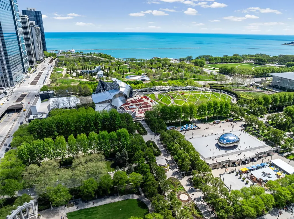130 North Garland Court Chicago IL 60602